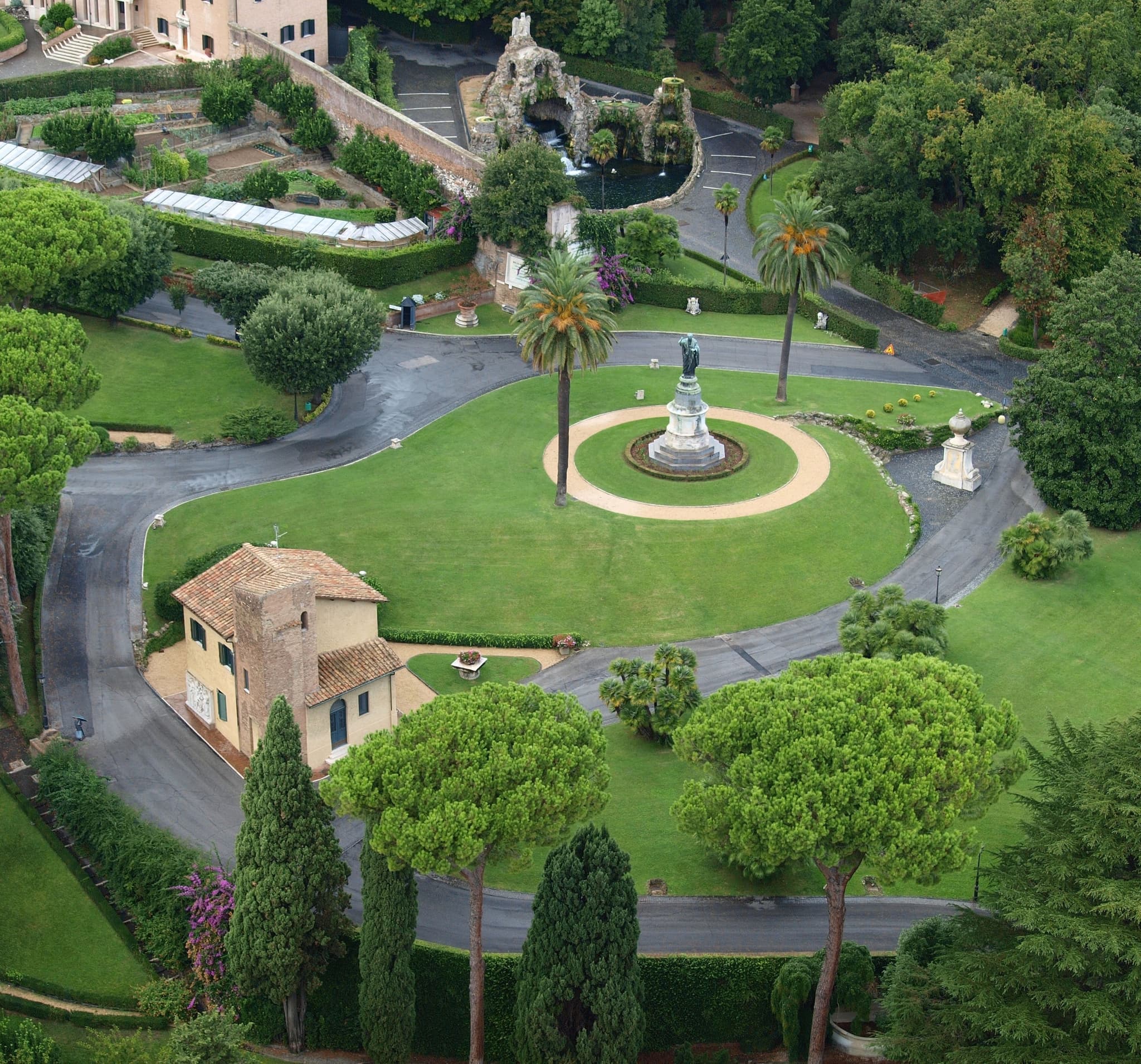 Vatican Gardens VIP Guided Tour
