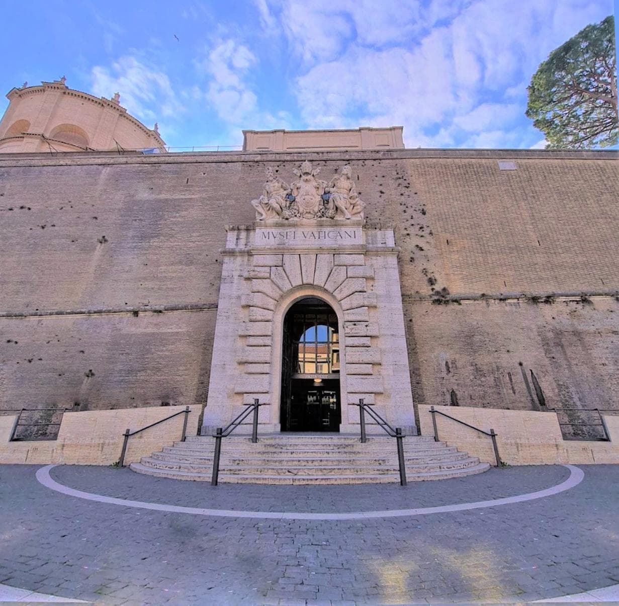 Vatican Dress Code: What to Wear (and What Will Get You Turned Away)